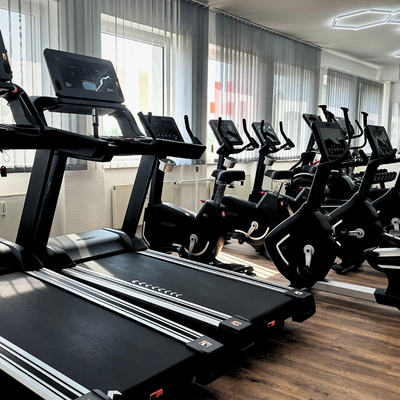 GYM4US Hennigsdorf: Fitness & Cardio so weit das Auge reicht!