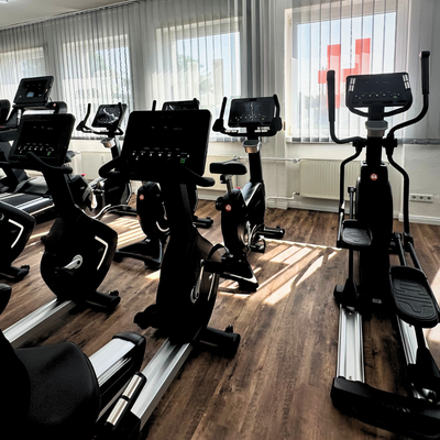 YM4US Hennigsdorf: Modernste Geräte für dein Workout.
